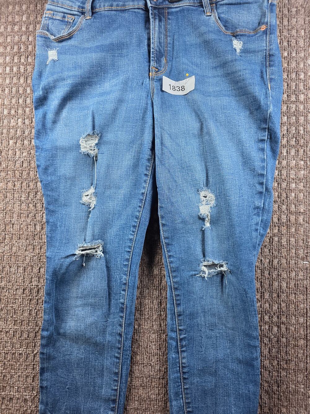 Women's Blue Jeans Old Navy Rockstar Mid Rise Distressed Size 14